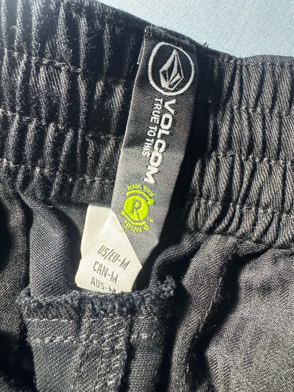 Volcom Jogger Pants Size M Black Drawstring - Picture 3 of 8